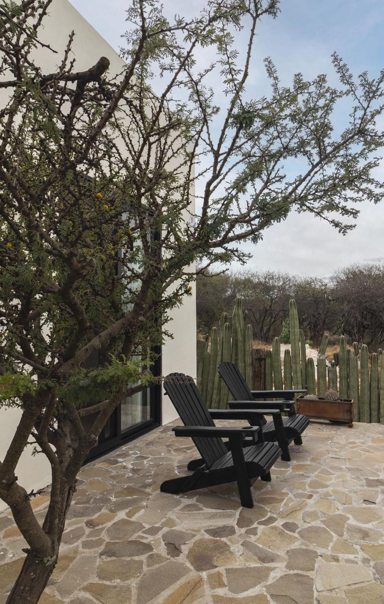Panoramic Paradise 4br Gem Overlooking Smas Dam